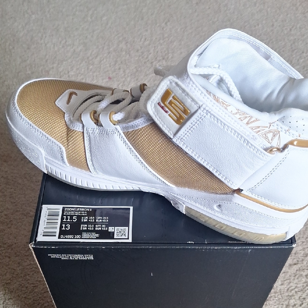 Nike Zoom LeBron II White and Gold Sneakers 11.5M
